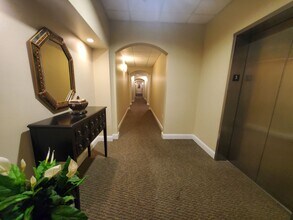 325 Hay St in Fayetteville, NC - Foto de edificio - Building Photo