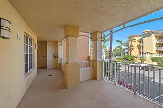 6482 Water Crest Way in Lakewood Ranch, FL - Building Photo - Building Photo