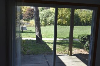 806 Bloomfield Village Blvd, Unit J in Auburn Hills, MI - Building Photo - Building Photo