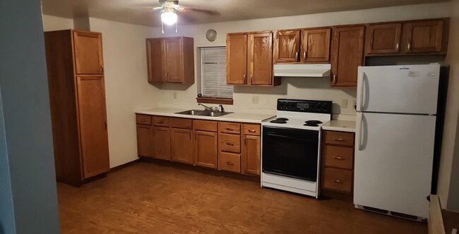 503 Madison St-Unit -503 in Stanley, WI - Building Photo - Building Photo