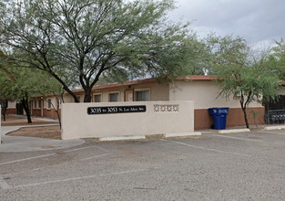 Coronado Heights Apartments in Tucson, AZ - Foto de edificio - Building Photo