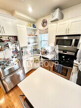 8 Gilmore St, Unit 2 in Cambridge, MA - Building Photo - Building Photo