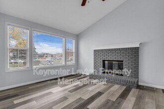 2339 Lindsay Wood Ln in Sandy, UT - Building Photo - Building Photo