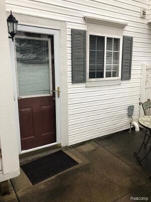 22301 Atlantic Pointe in Farmington Hills, MI - Foto de edificio - Building Photo