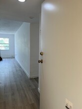 300 NE 125th St-Unit -207 in North Miami, FL - Building Photo - Building Photo