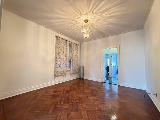 2566 46th St, Unit 1