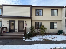 155 Cottonwood Rd in Newington, CT - Building Photo