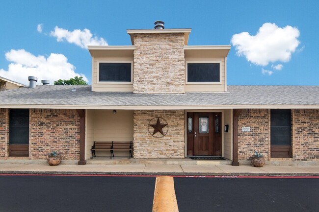 The Creek in Fort Worth, TX - Building Photo - Building Photo