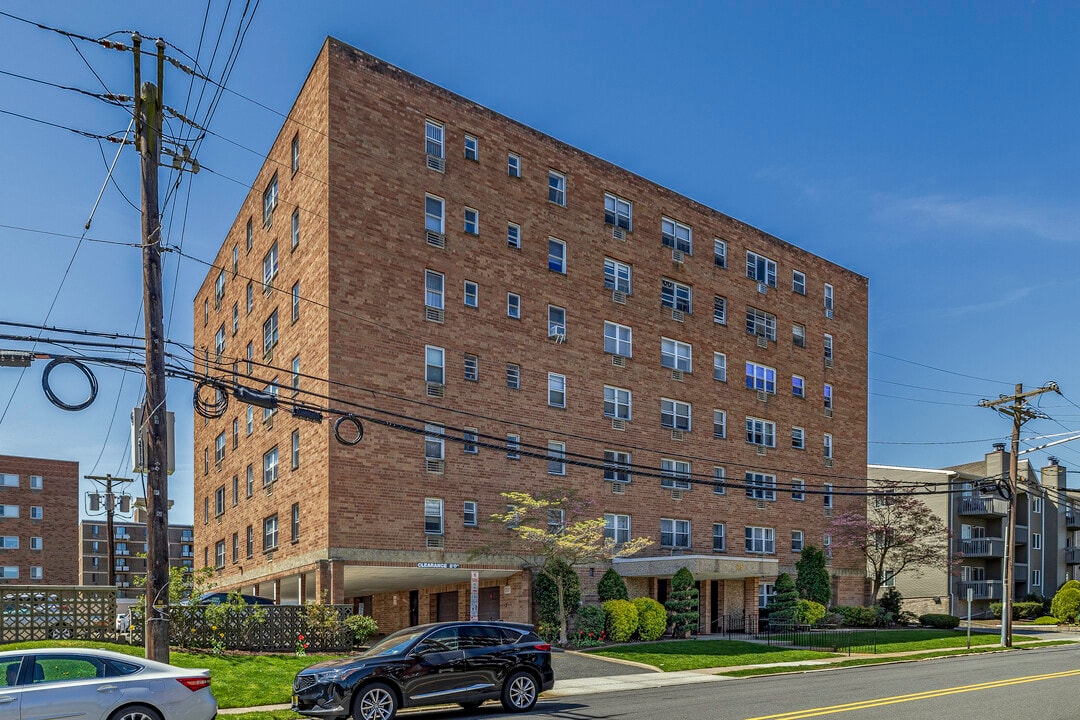 Aegean Towers in Hackensack, NJ - Building Photo