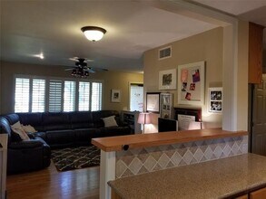 10454 Lanshire Dr in Dallas, TX - Building Photo - Building Photo