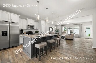 2035 Finchley St in Winston-Salem, NC - Foto de edificio - Building Photo