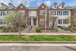 2241 Valentia St in Denver, CO - Building Photo