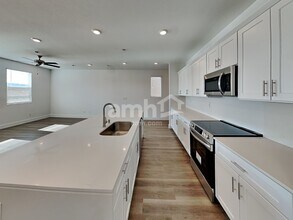 7919 Banquero Ct in Las Vegas, NV - Foto de edificio - Building Photo