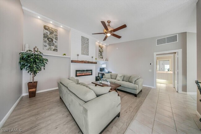 4585 Pasadena Ct in Naples, FL - Building Photo - Building Photo