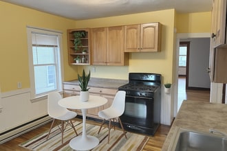 90 Boylston St, Unit NA in Watertown, MA - Building Photo - Building Photo