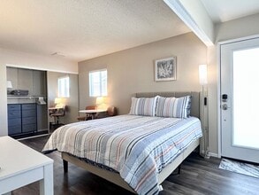 324 W Ward Ave in Ridgecrest, CA - Building Photo - Building Photo