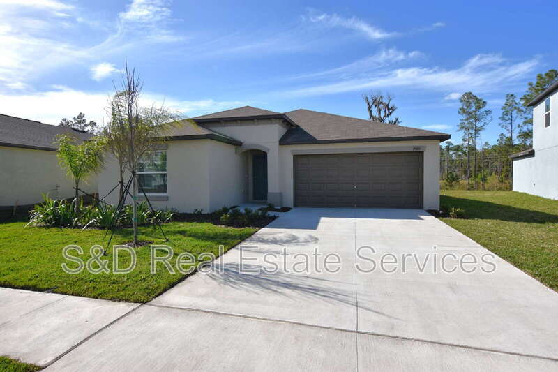 1940 Red Lp in Lakeland, FL - Building Photo