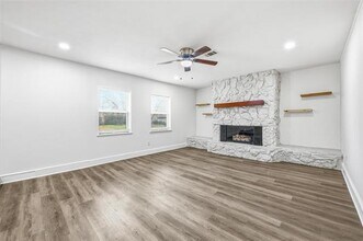 700 W Cedar St in Hurst, TX - Building Photo - Building Photo