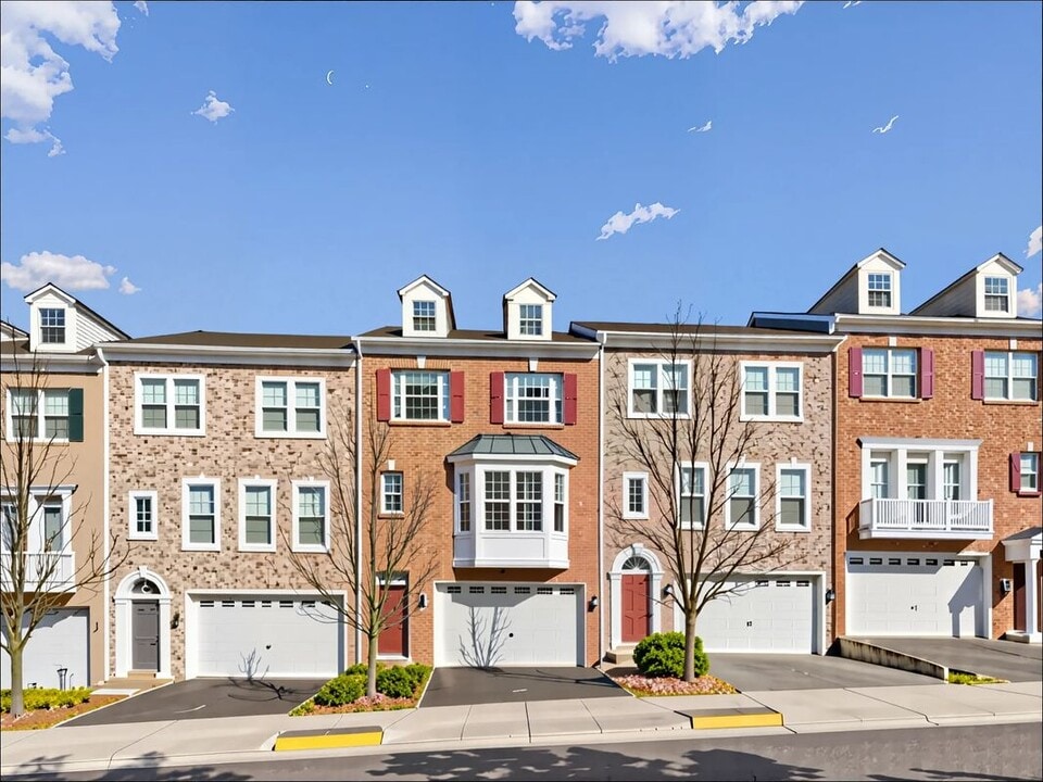 20907 Houseman Terrace in Ashburn, VA - Building Photo