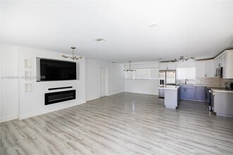 2455 Wiley Ct in Hollywood, FL - Building Photo - Building Photo