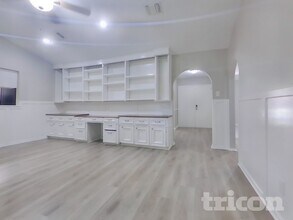 902 Lanell St in Deer Park, TX - Building Photo - Building Photo