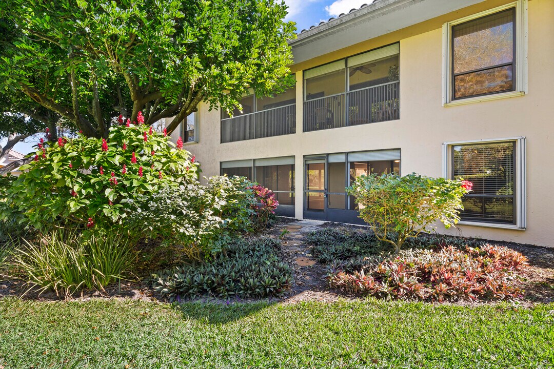 25 SE Turtle Creek Dr in Jupiter, FL - Building Photo