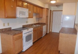 808 Treewood Dr in Hillsboro, OH - Building Photo - Building Photo