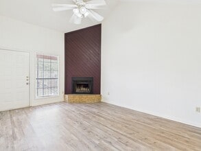 1802 Woodsman Dr in College Station, TX - Building Photo - Building Photo