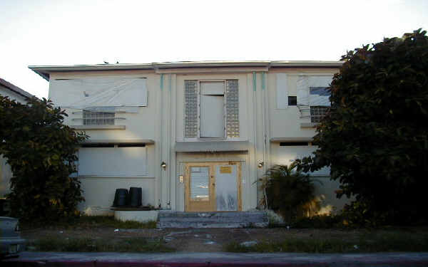 Sabrina Apartments in Miami Beach, FL - Foto de edificio - Building Photo