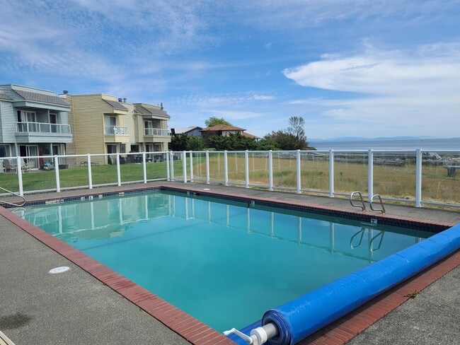 1728 Edwards Dr in Point Roberts, WA - Building Photo - Building Photo