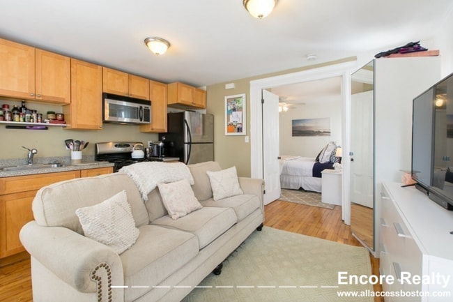 property at 9 Auburn Ave
