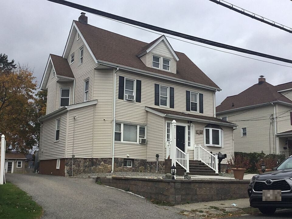630 Ridge St, Unit 2 in Peekskill, NY - Foto de edificio