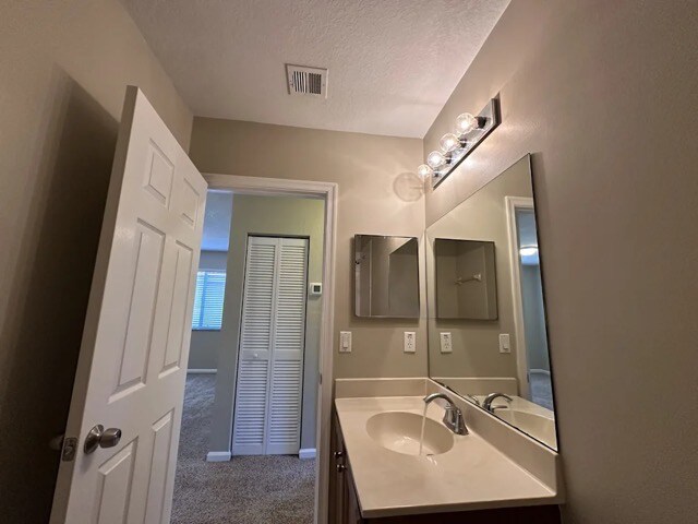 5800 Torres Cir in West Palm Beach, FL - Building Photo - Building Photo