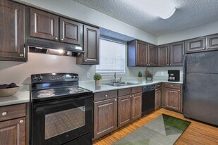 Landmark at Lyncrest Reserve in Nashville, TN - Building Photo