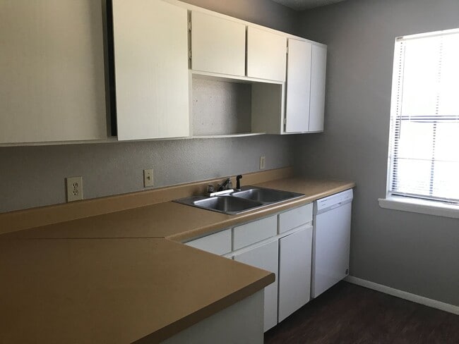 140-142 Jester Cir in Longview, TX - Building Photo - Building Photo