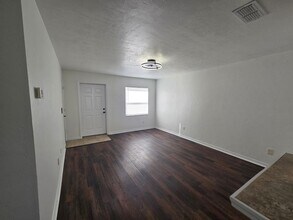 204 Tyres Alley in Bronson, FL - Building Photo - Building Photo