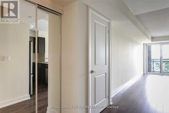 2 Eva Rd in Toronto, ON - Building Photo - Building Photo