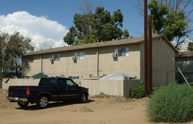 872 N Cota St in Corona, CA - Building Photo - Building Photo