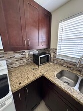 250 Layne Blvd, Unit 208 in Hallandale Beach, FL - Building Photo - Building Photo