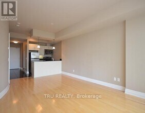 245 Kent St in Ottawa, ON - Building Photo - Building Photo