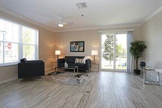 The Palms @ Chesapeake in Clearwater, FL - Foto de edificio - Interior Photo