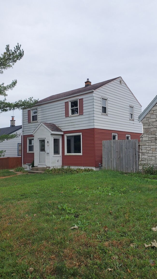 911 W Morgan Ave in Milwaukee, WI - Building Photo - Building Photo