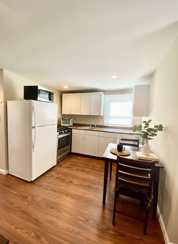 18 Irving Rd in Amityville, NY - Foto de edificio - Building Photo