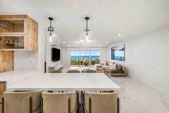 875 E Camino Real in Boca Raton, FL - Building Photo - Building Photo