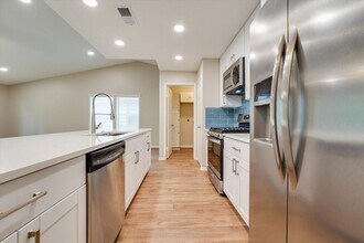21 E Brookberry Ct in Spring, TX - Building Photo - Building Photo
