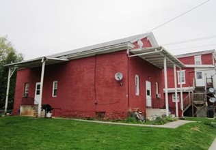 400 N Main St in Bernville, PA - Building Photo - Building Photo