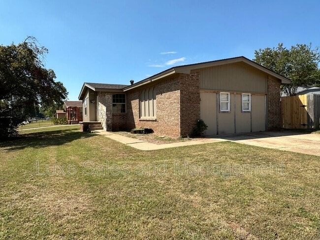 4207 N Shadybrook Dr in Midwest City, OK - Building Photo - Building Photo