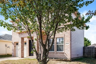 7049 Wax Berry Dr in Dallas, TX - Building Photo - Building Photo