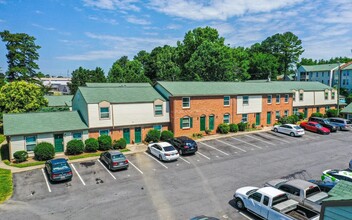 Sharon West in Charlotte, NC - Building Photo - Building Photo