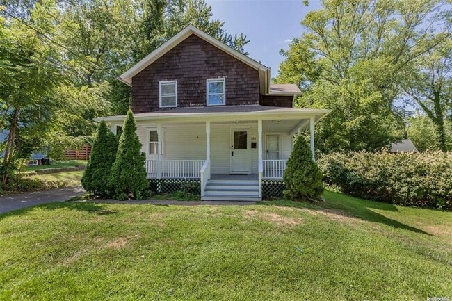 property at 192 Woodhull Rd